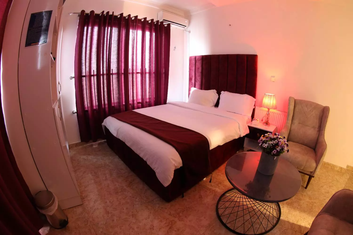 https://cdn.alibaba.ir/ostorage/hotel-accommodation-images/6a5c8e74acd371bfb13535af_اتاق دیل یک.webp
